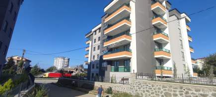 Beşikdüzü Adacıkta Devlet Karayoluna Cepheli Daire 8