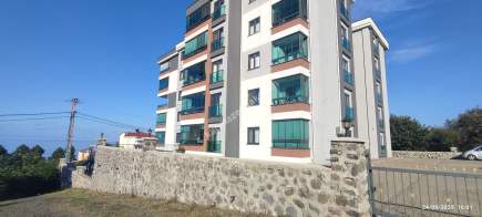 Beşikdüzü Adacıkta Devlet Karayoluna Cepheli Daire 30