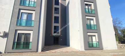 Beşikdüzü Adacıkta Devlet Karayoluna Cepheli Daire 28