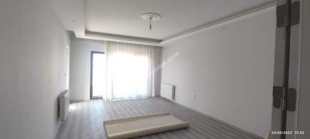 Beşikdüzü Adacıkta Devlet Karayoluna Cepheli Daire 13