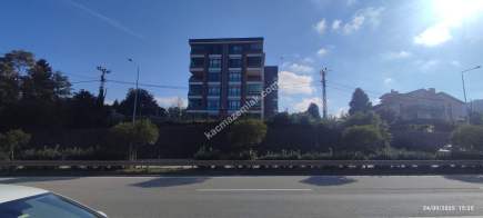 Beşikdüzü Adacıkta Devlet Karayoluna Cepheli Daire 2