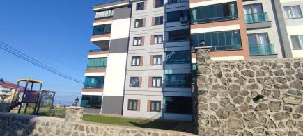 Beşikdüzü Adacıkta Devlet Karayoluna Cepheli Daire 36