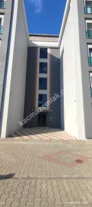 Beşikdüzü Adacıkta Devlet Karayoluna Cepheli Daire 27