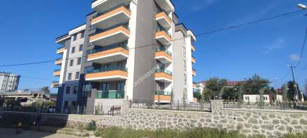 Beşikdüzü Adacıkta Devlet Karayoluna Cepheli Daire 6