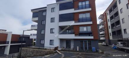 Beşikdüzü Adacıkta Site İçinde Satılık 3+1 Daire 3