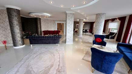 Trabzon 2 Nolu Beşirlide Satılık 380M2 Saray Gibi Daire 3