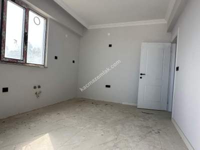 Trabzon 2 Nolu Beşirlide Satılık 4+1 Sıfır Daire 13