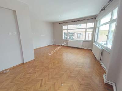 Meydana Yakın Satılık Daire 8