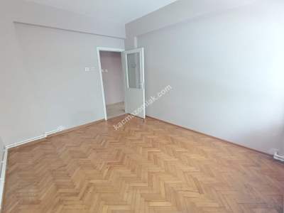 Meydana Yakın Satılık Daire 12