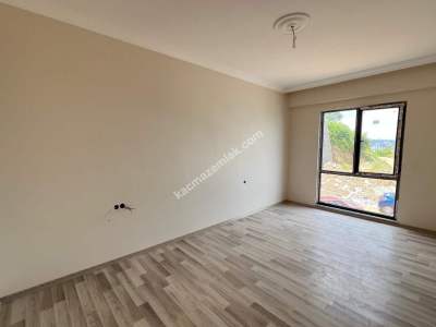 Trabzon Yomra Da Ana Yol Üzeri Satılık 1+1 Daire 5