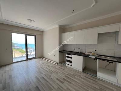 Trabzon Yomra Da Ana Yol Üzeri Satılık 1+1 Daire 6