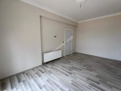 Trabzon Yomra Da Ana Yol Üzeri Satılık 1+1 Daire 4