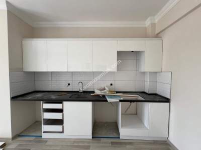 Trabzon Yomra Da Ana Yol Üzeri Satılık 1+1 Daire 8