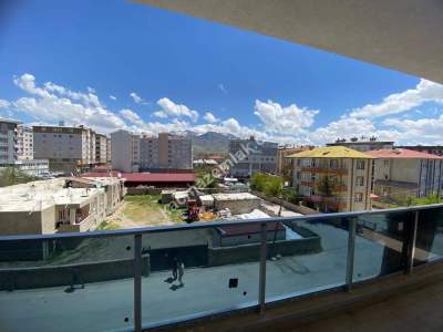 Van Hayat Hastanesi Yanı Satılık Sıfır 3+1 Daire 2