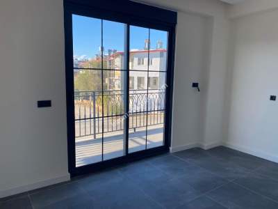 Side'de Satılık 3+1 Havuzlu Dublex 6