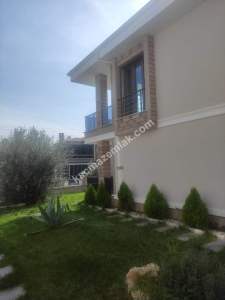 Altınoluk'da Satılık Bahçeli 3+1 Dublex Villa 6