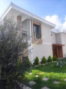Altınoluk'da Satılık Bahçeli 3+1 Dublex Villa 5