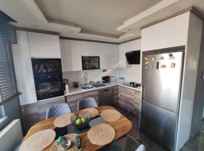 Nişanca Mah'da 4+1 180 M2 Önü Açık Teraslı Dubleks 14