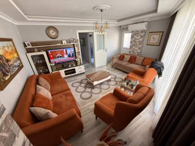 Çilekli Cami'ıne Komşu Satılık 3+2 160 M2 Dubleks Dair 13