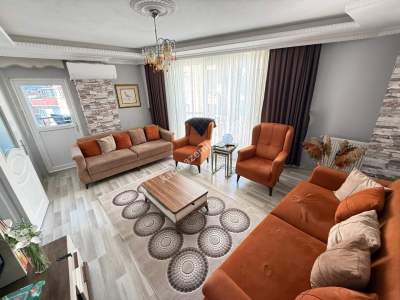 Çilekli Cami'ıne Komşu Satılık 3+2 160 M2 Dubleks Dair 12