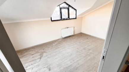 Güngören Merkezde Ataturk Caddesinde 4+1 Sıfır Dublex D 24