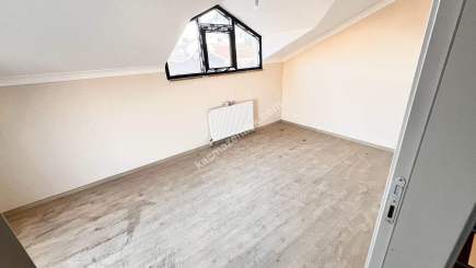 Güngören Merkezde Ataturk Caddesinde 4+1 Sıfır Dublex D 15