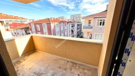 Güngören Merkezde Ataturk Caddesinde 4+1 Sıfır Dublex D 12