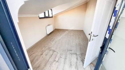 Güngören Merkezde Ataturk Caddesinde 4+1 Sıfır Dublex D 22