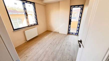 Güngören Merkezde Ataturk Caddesinde 4+1 Sıfır Dublex D 11