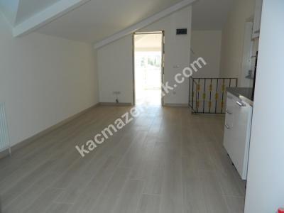 Koşuyolunda, Sıfır Binada, Deniz Ve Şehir Manzaralı 4+1 24