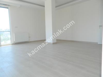 Koşuyolunda, Sıfır Binada, Deniz Ve Şehir Manzaralı 4+1 4