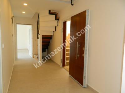 Koşuyolunda, Sıfır Binada, Deniz Ve Şehir Manzaralı 4+1 15