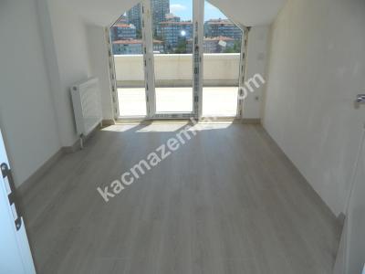 Koşuyolunda, Sıfır Binada, Deniz Ve Şehir Manzaralı 4+1 20