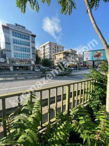 Koşuyolunda, Sıfır Binada, Deniz Ve Şehir Manzaralı 4+1 37