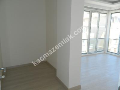 Koşuyolunda, Sıfır Binada, Deniz Ve Şehir Manzaralı 4+1 6