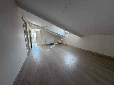 Kadıköy Koşuyolu Mahallesi 4+1 Satılık 142 M2 Duble 18