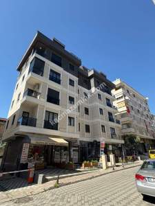 Maltepe Altayçeşme'de Çift Girişli Genişmetrekareli 4+ 37