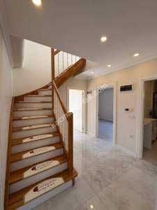 Maltepe Altayçeşme'de Çift Girişli Genişmetrekareli 4+ 18