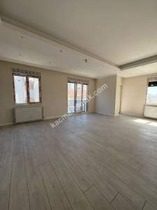 Maltepe Altayçeşme'de Çift Girişli Genişmetrekareli 4+ 25