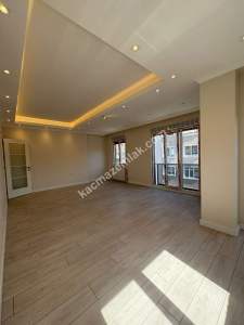 Maltepe Altayçeşme'de Çift Girişli Genişmetrekareli 4+ 8