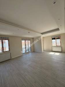 Maltepe Altayçeşme'de Çift Girişli Genişmetrekareli 4+ 27