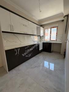 Maltepe Altayçeşme'de Çift Girişli Genişmetrekareli 4+ 14