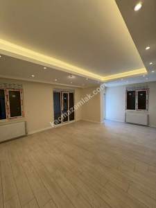 Maltepe Altayçeşme'de Çift Girişli Genişmetrekareli 4+ 6