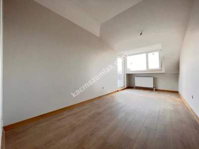 Altıntepe Sahilde Sıfır Binada Geniş Lüks 4+1 Dubleks 21