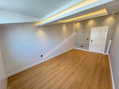 Altıntepe Bağdat Caddesi'nde Ön Cephe 165M² 3+1 Dublek 26