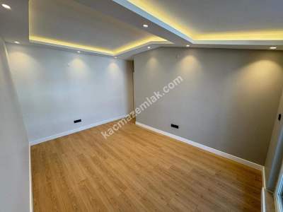 Altıntepe Bağdat Caddesi'nde Ön Cephe 165M² 3+1 Dublek 24