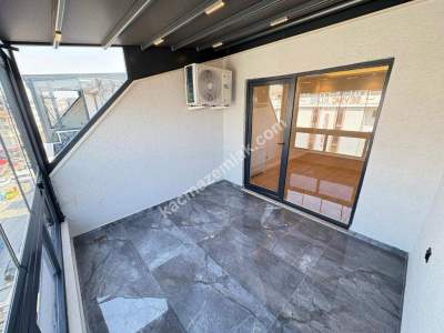 Altıntepe Bağdat Caddesi'nde Ön Cephe 165M² 3+1 Dublek 22