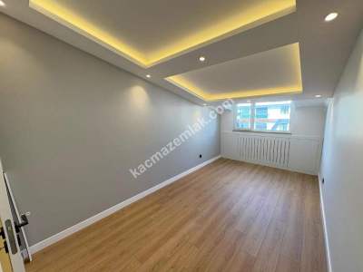 Altıntepe Bağdat Caddesi'nde Ön Cephe 165M² 3+1 Dublek 25