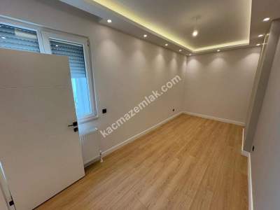 Altıntepe Bağdat Caddesi'nde Ön Cephe 165M² 3+1 Dublek 38