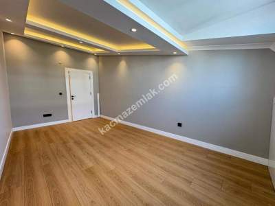 Altıntepe Bağdat Caddesi'nde Ön Cephe 165M² 3+1 Dublek 27